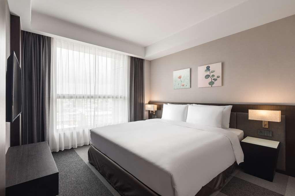 Lakeshore Hotel Ταϊνάν Δωμάτιο φωτογραφία